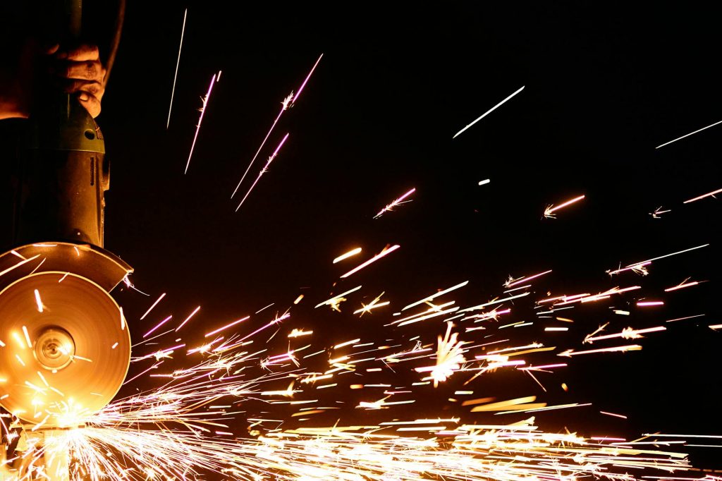 KMU in Sachsen-Anhalt sichern Fördermittel für Schweißrobotik.