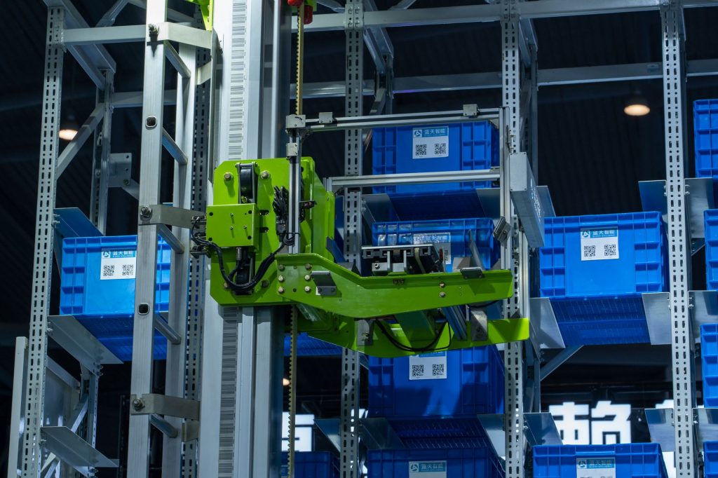 KMU in Sachsen-Anhalt nutzen Fördermittel für Auto-Lagersysteme.