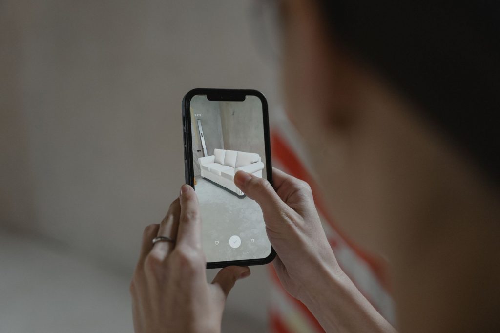 Augmented Reality im Möbelkauf für KMU in Sachsen Anhalt.