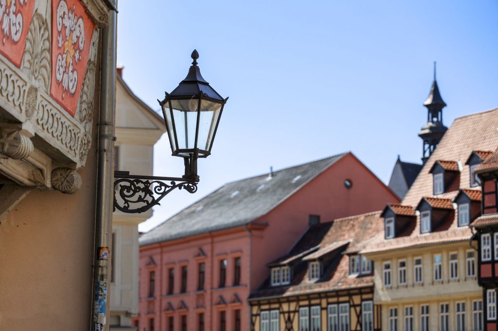 KMU in Sachsen-Anhalt implementieren Smart-Lighting für Kostensenkung.
